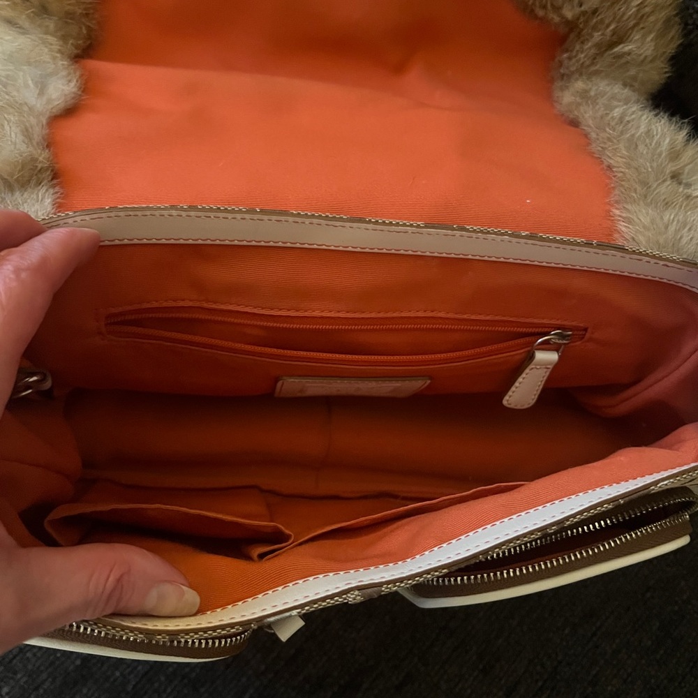 White Coach ski signature shoulder bag with fur - Picture 4 of 11